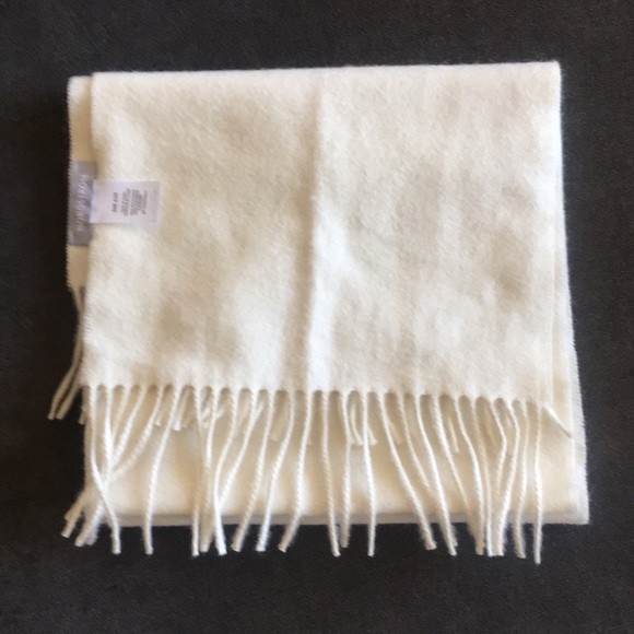 Nordstrom Accessories - HP Nordstrom cashmere scarf